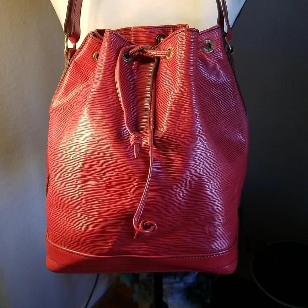EXQUISITE SHOULDER BAG - Picture 2 of 16